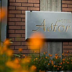 Astor ** Modena